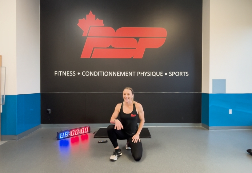 Moniteur de conditionnement physique faisant de l'exercice