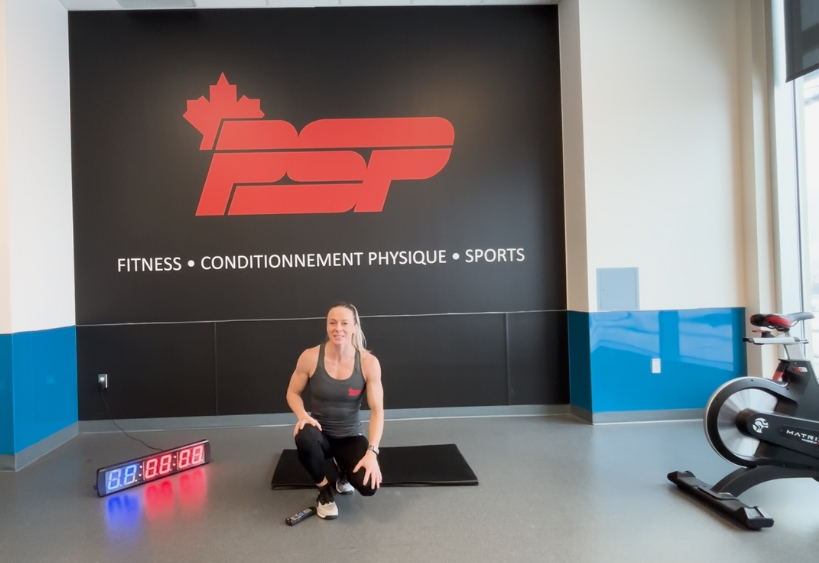 Moniteur de conditionnement physique faisant de l'exercice