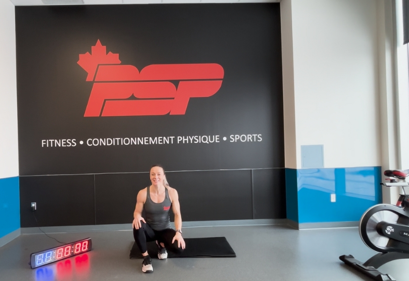 Moniteur de conditionnement physique faisant de l'exercice