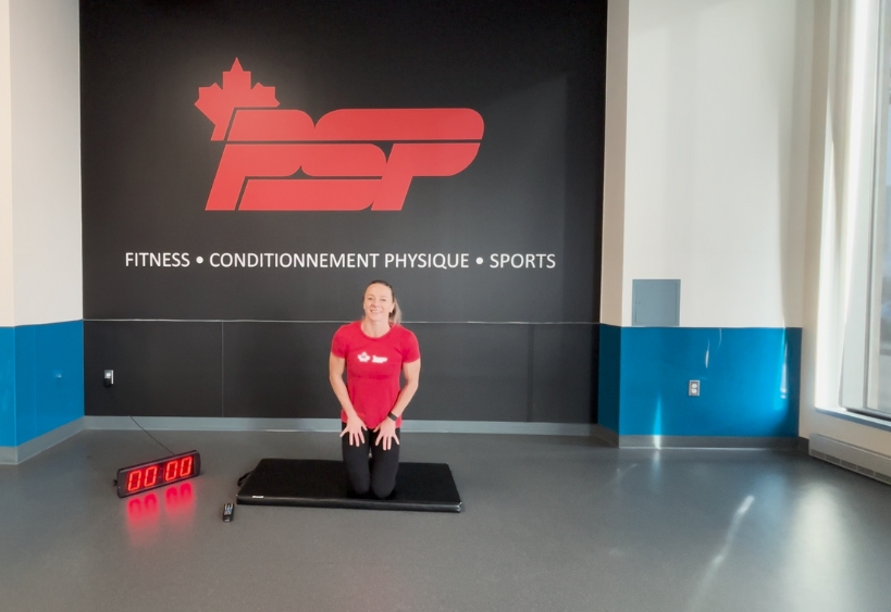 Moniteur de conditionnement physique faisant de l'exercice