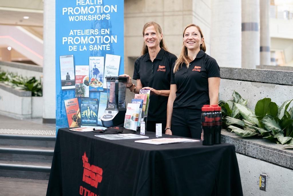 HP Staff at a kiosk