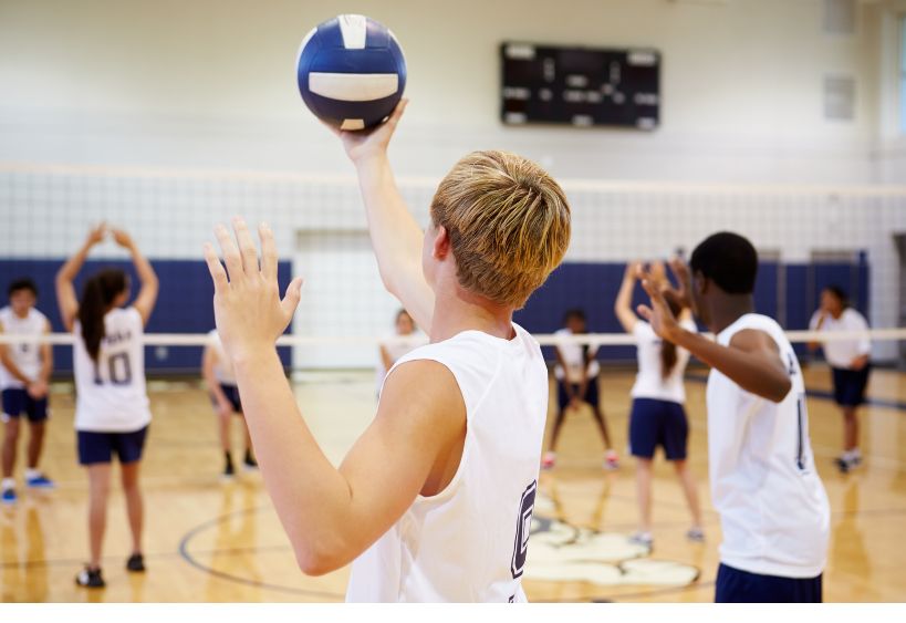 Enfants qui jouent au Volleyball