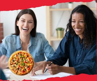 femmes et pizza