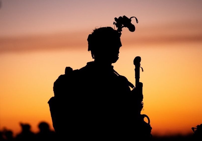 silhouette de soldat 