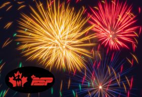 Feu d'artifice dans le ciel avec le logo PSP.