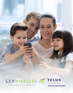 Une famille regardant un téléphone portable, logo Sky Wireless