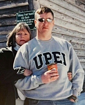 Sandy Mellish en compagnie de son fils, l’adjudant Frank Mellish