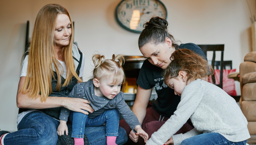 Une famille qui joue ensemble  