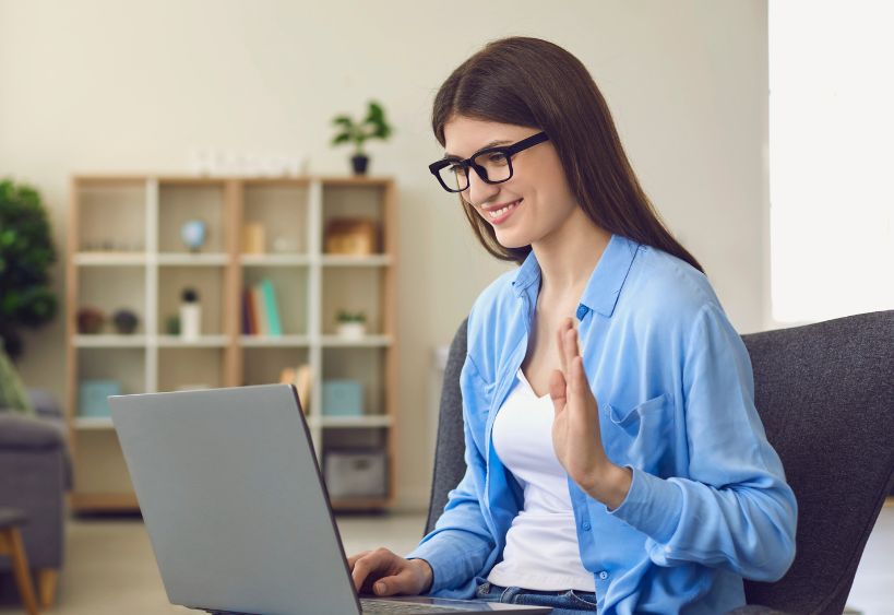 Femmes heureuses au travail